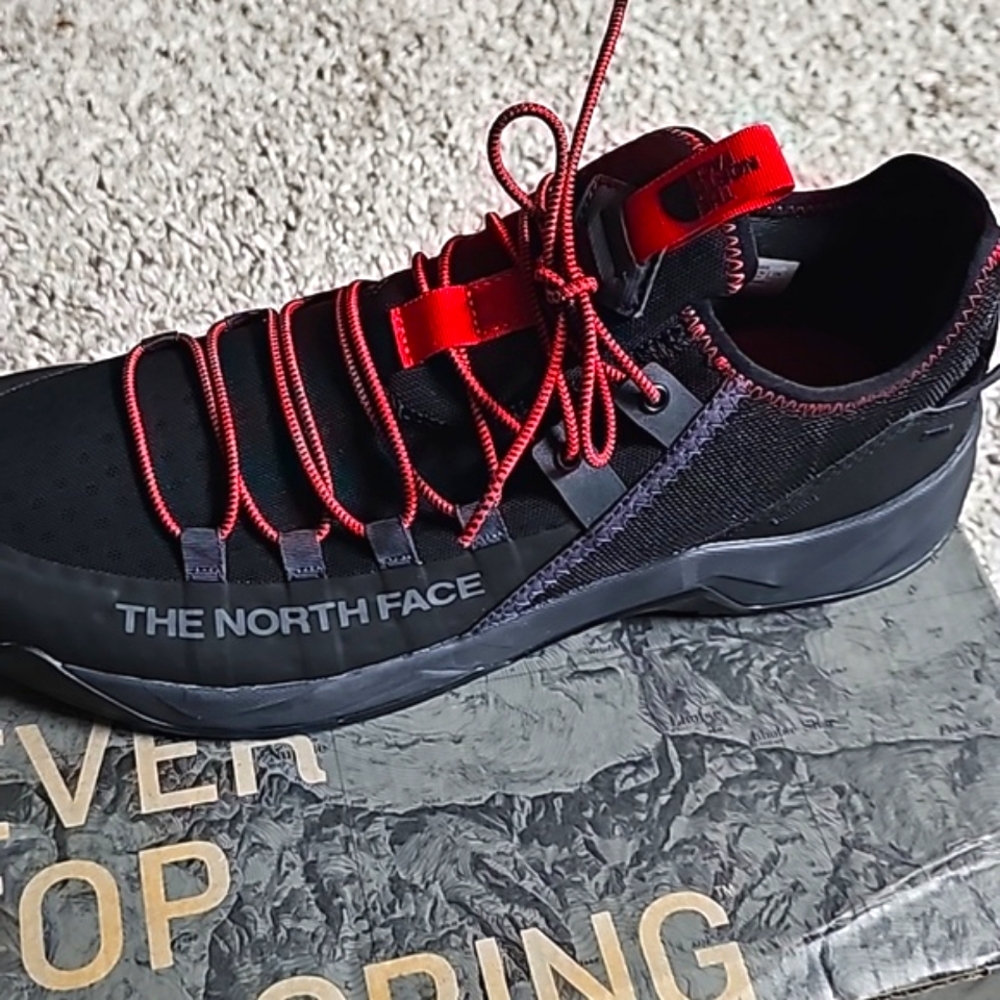 The North Face Mens Trail Escape Edge NEW‼️